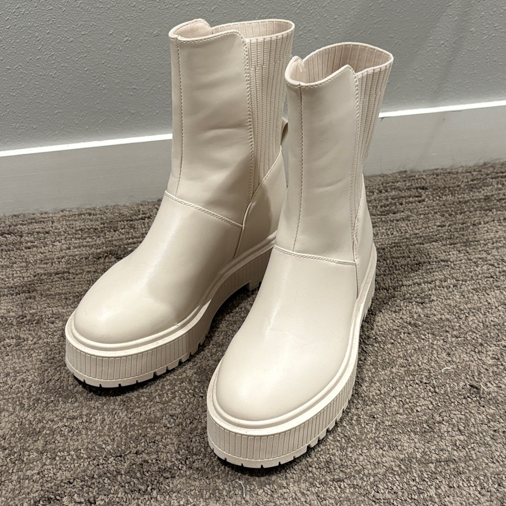 Pink Lily Cream Ankle Booties